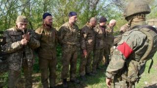 ВИДЕО от войната: Пленени украински бойци се оплакват от командирите си