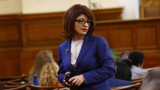Деси Атанасова: Кирил Петков постоянно лъже, а  коалиция "Вълшебна флашка"...