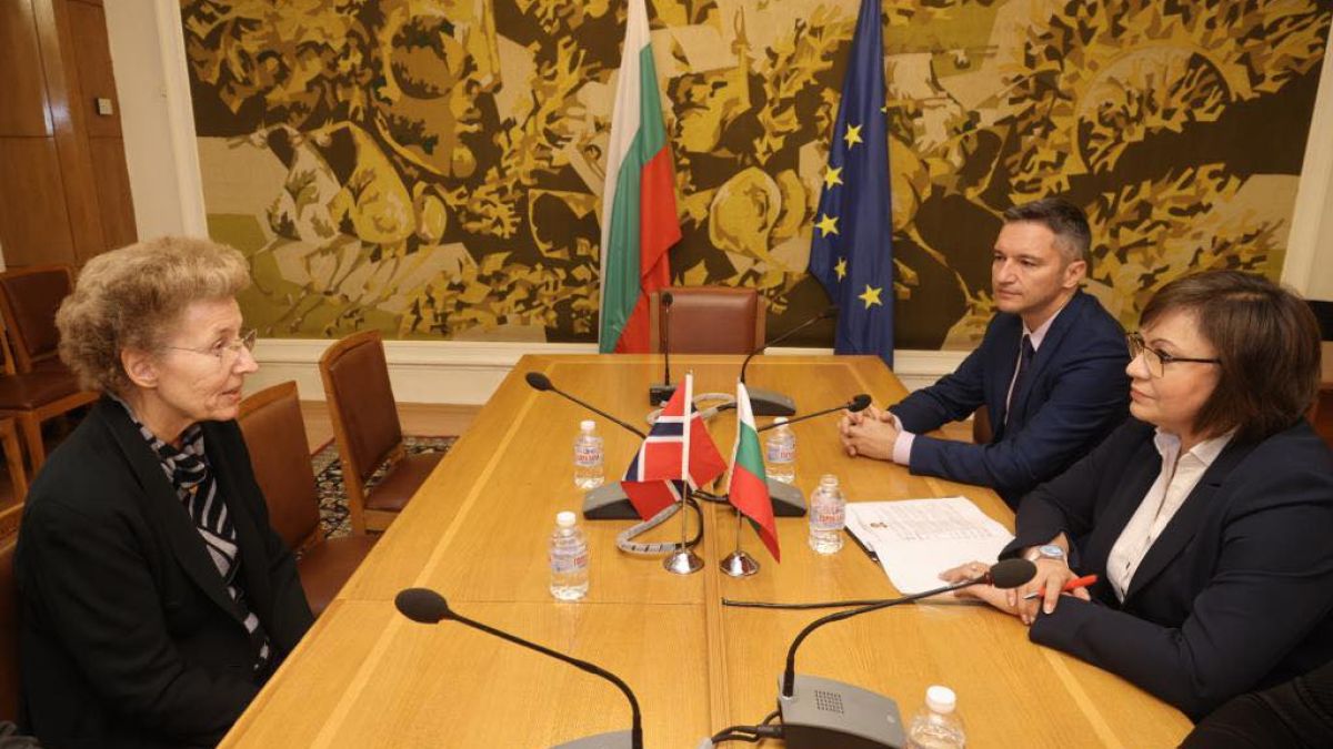 Нинова и Вигенин се срещнаха с норвежкия посланик СНИМКИ