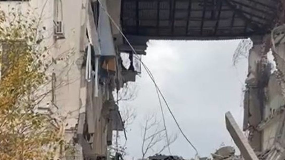 ВИДЕО от войната: В Херсон взривиха полицейско управление, защото... 