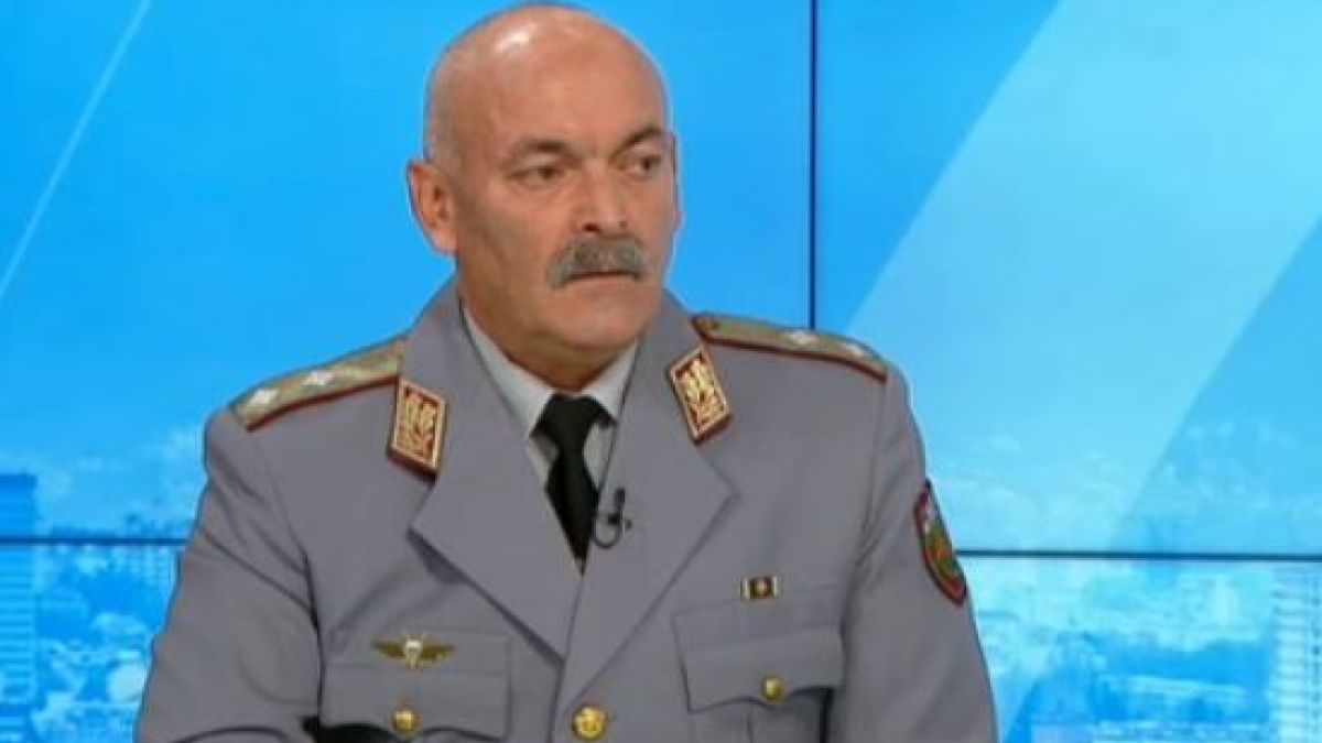Командирът на Сухопътните войски: Правим чудеса със съветската техника, трябва пълно модернизиране 