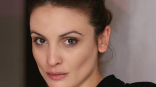 Диана Димитрова побесня: Ще ми падне пердето и... СНИМКА