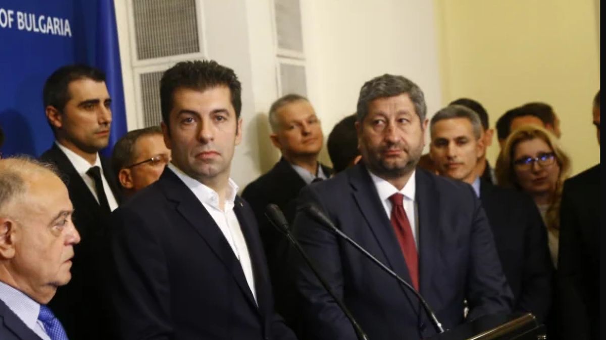 Отломките на ДБ излизат на протест, за да обслужат Божков и да опазят Василев