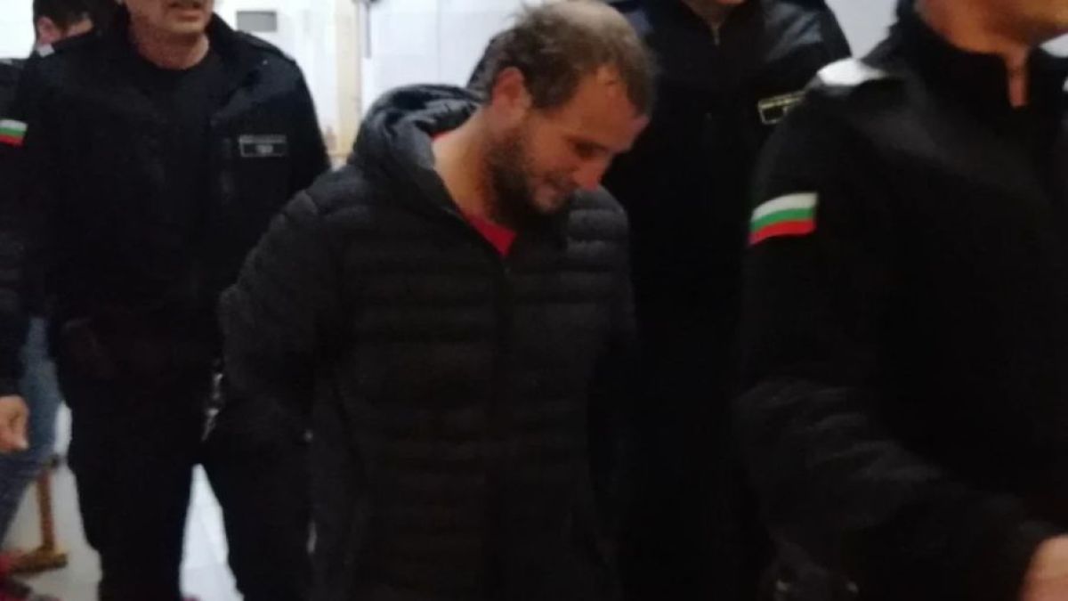 Душманинът на Борисов и Ива Митева се разкая след поредната си изцепка, но...