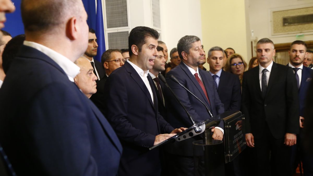 Цеков: Промяната и нейните полезни идиоти са в паника заради мадуровките