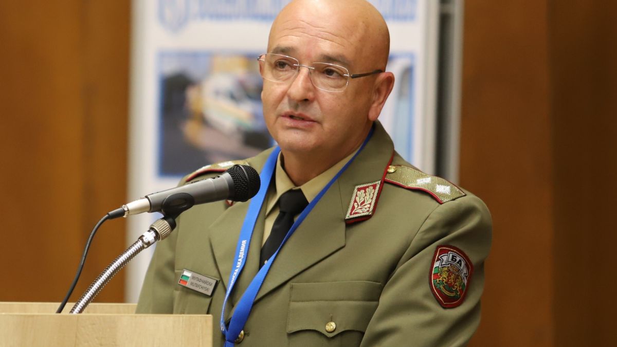 Ген. Мутафчийски: Тези хора са незаменими