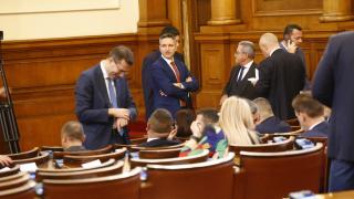 Депутатите на път да счупят нов рекорд 