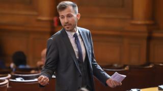 ПП пропуква ли се: Техен депутат допусна връщането на хартиената бюлетина