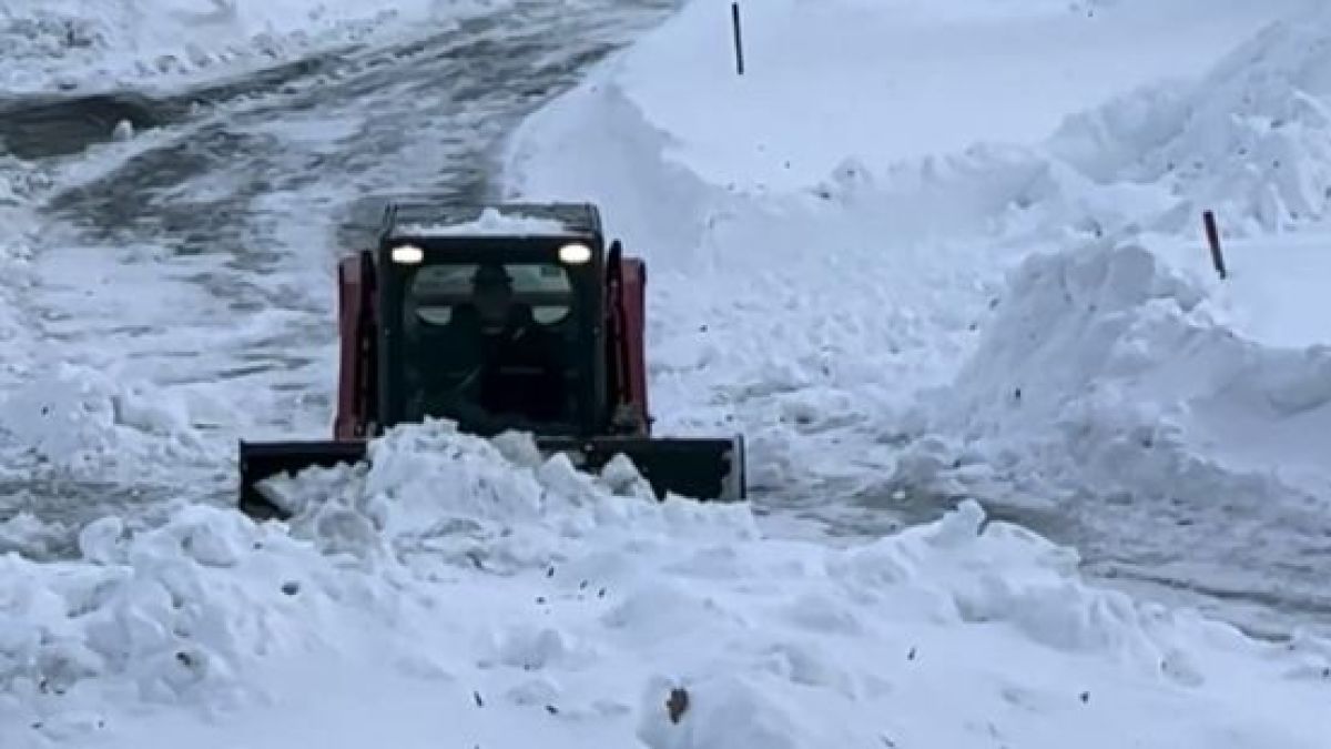Апокалипсис в Ню Йорк, всичко е в сняг, има жертви ВИДЕО