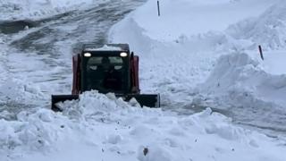 Апокалипсис в Ню Йорк, всичко е в сняг, има жертви ВИДЕО