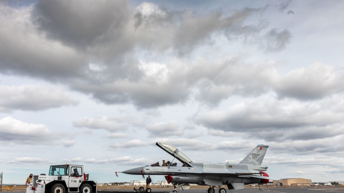 "Локхийд Мартин" с гореща новина за първите български F-16 СНИМКА