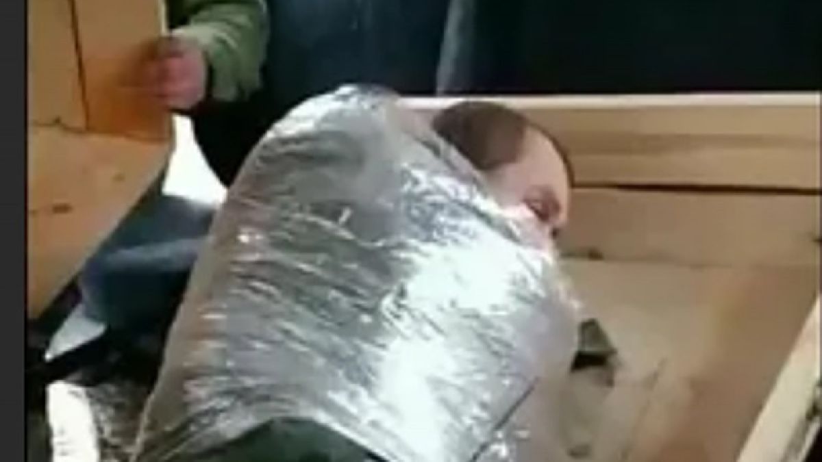 Нова страшна гавра с руски военнопленник в Украйна ВИДЕО 18+