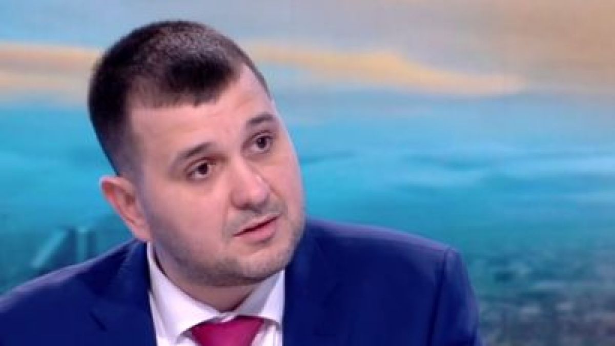 Златимир Йочев хока депутат на ДБ, който го втрещи с тази обида към Радев 