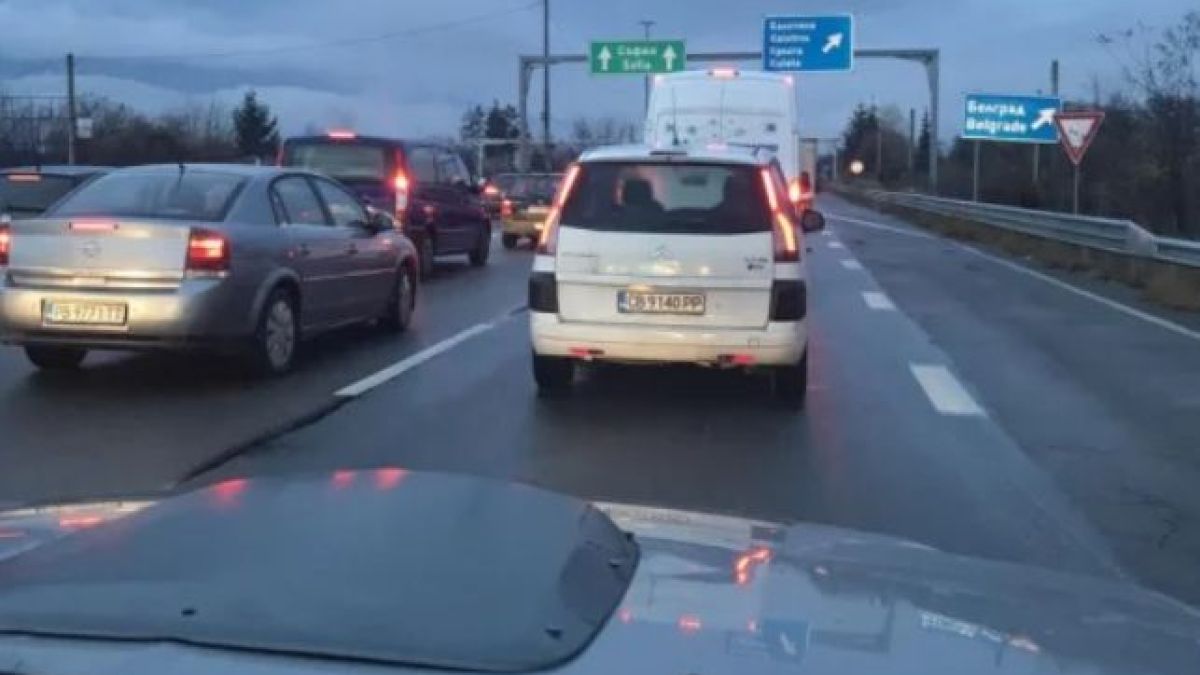 Брутален екшън затвори АМ "Тракия" до "Църна маца" тази сутрин 