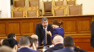 Десислава Атанасова: Тази партия и ГЕРБ ще са гръбнакът на бъдещо правителство