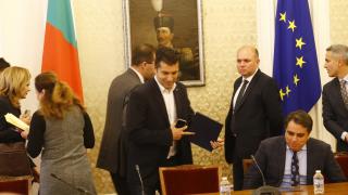 Политически анализатори разкостиха конституционната реформа на ПП, изброиха "три глупави неща", които правят ВИДЕО 