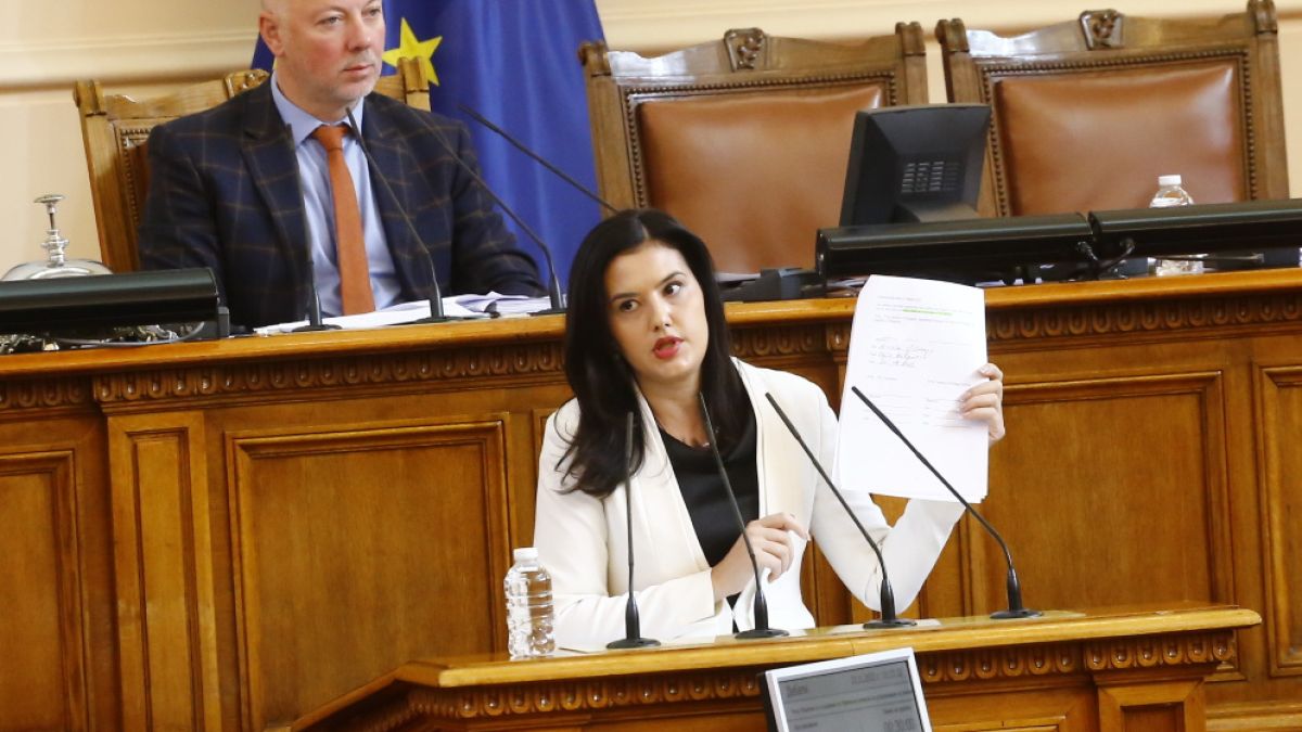 Скандалът с "Джемкорп" взриви парламента 