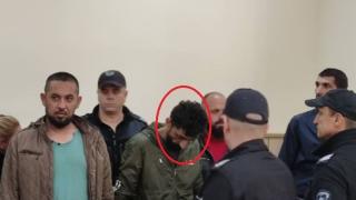 Съд погали каналджията Масуд, но помагачът му Йордан припадна в съда 