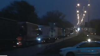 Адска ситуация в ранна заран около „Дунав мост” в Русе ВИДЕО