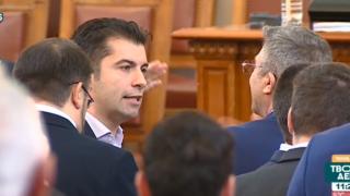 Жесток скандал между Йордан Цонев и Кирил Петков разтърси парламента