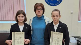 Цял Шумен говори за четвъртокласничките Далия и Мария, ето какво направиха 