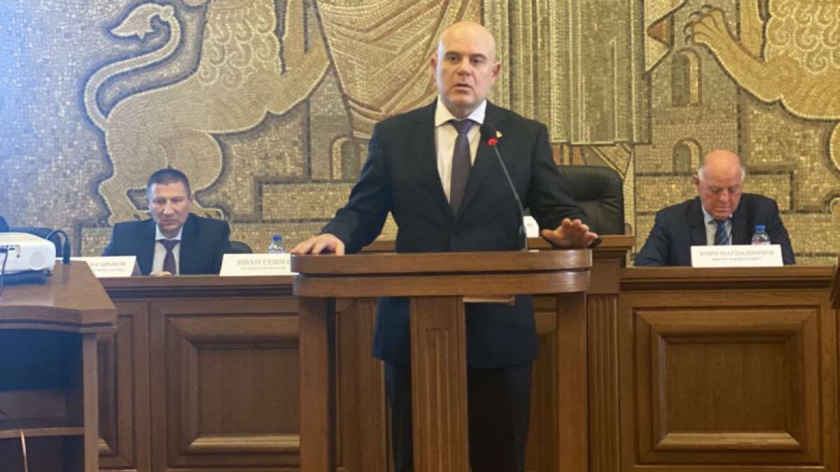 Гешев: Благодарение на Асоциацията на прокурорите днес сме по-сплотени и силни