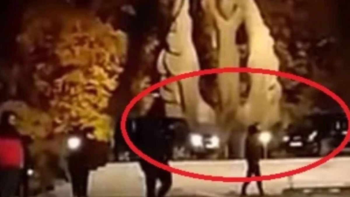 Яка секира за наглеците, яхнали с джипове Паметника на Съединението в Пловдив 