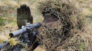 ВИДЕО от войната: Снайперист на ДНР ликвидира украински войници