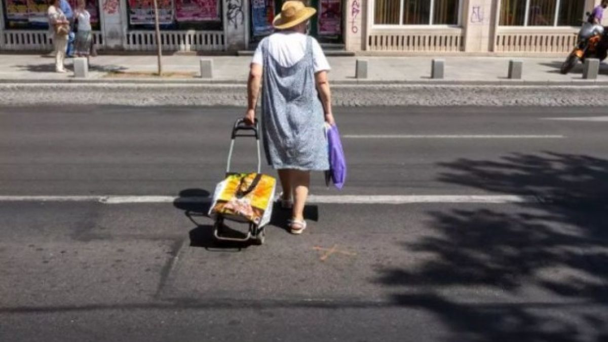 Молба на варненец към пешеходците предизвика бурни реакции в мрежата