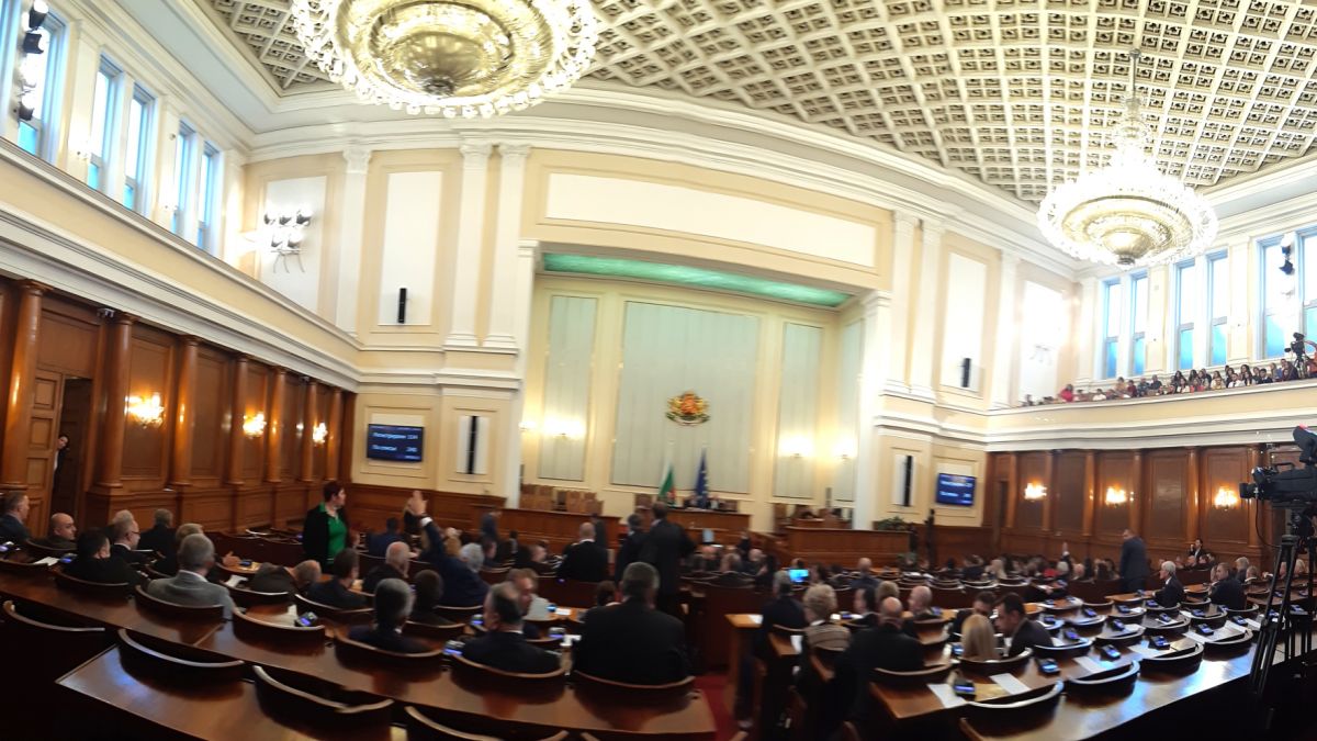 Проф. Дуранкев стряскащо: Мътно и кърваво ще става в парламента!