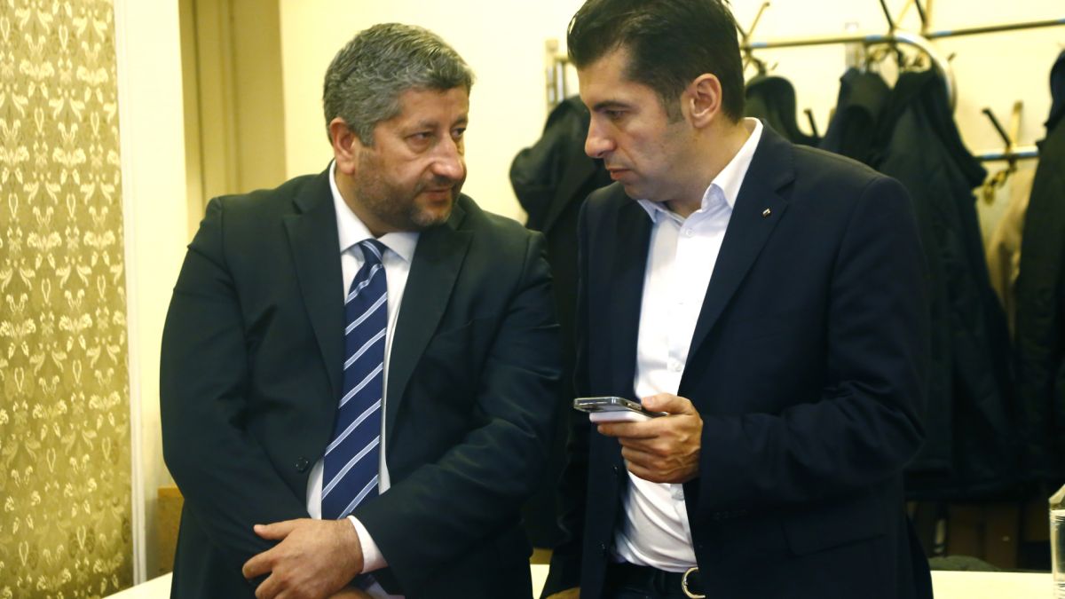 Николай Василев заговори за голяма загадка около ПП и ДБ ВИДЕО