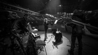 Лили Иванова изненада всички с тези черно-бели СНИМКИ