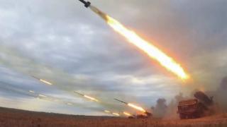 ВИДЕО от войната: Бронирана група на ВСУ атакува край Авдеевка, посреща я батальон "Спарта" 