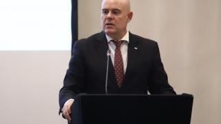 Йотова пред участниците в Международната конференция „STOP HATE SPEECH“: Вирусът на омразата е готов да мутира при всяка социална и обществена криза