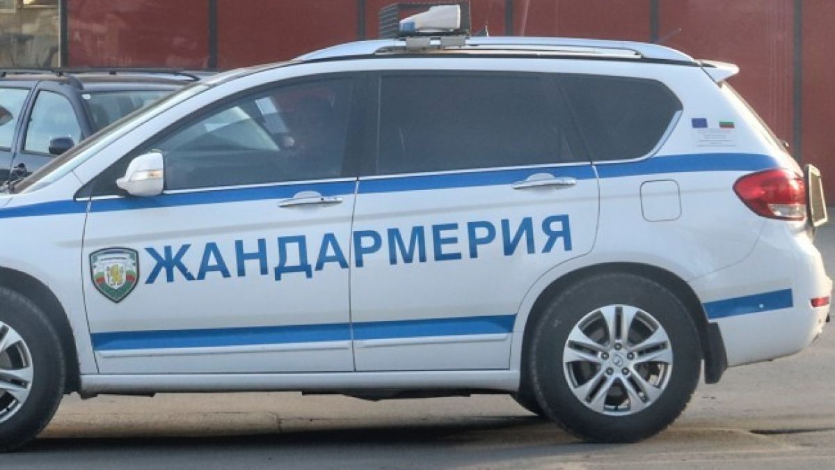 Адско меле с кола на Жандармерията край Малко Търново