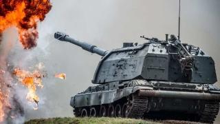 ВИДЕО от войната: САУ "Мста-С" унищожи камион с боеприпаси на ВСУ