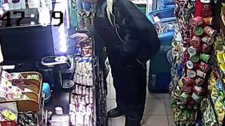 Гадост по врачански: Мъж влезе в магазин и направи нещо отвратително ВИДЕО