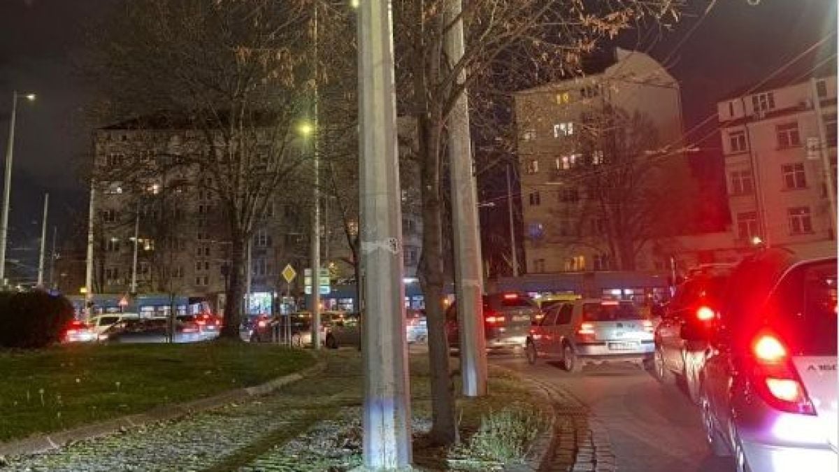 Фалстарт на обновеното трамвайно трасе, в района на "Руски паметник" е ад СНИМКА 