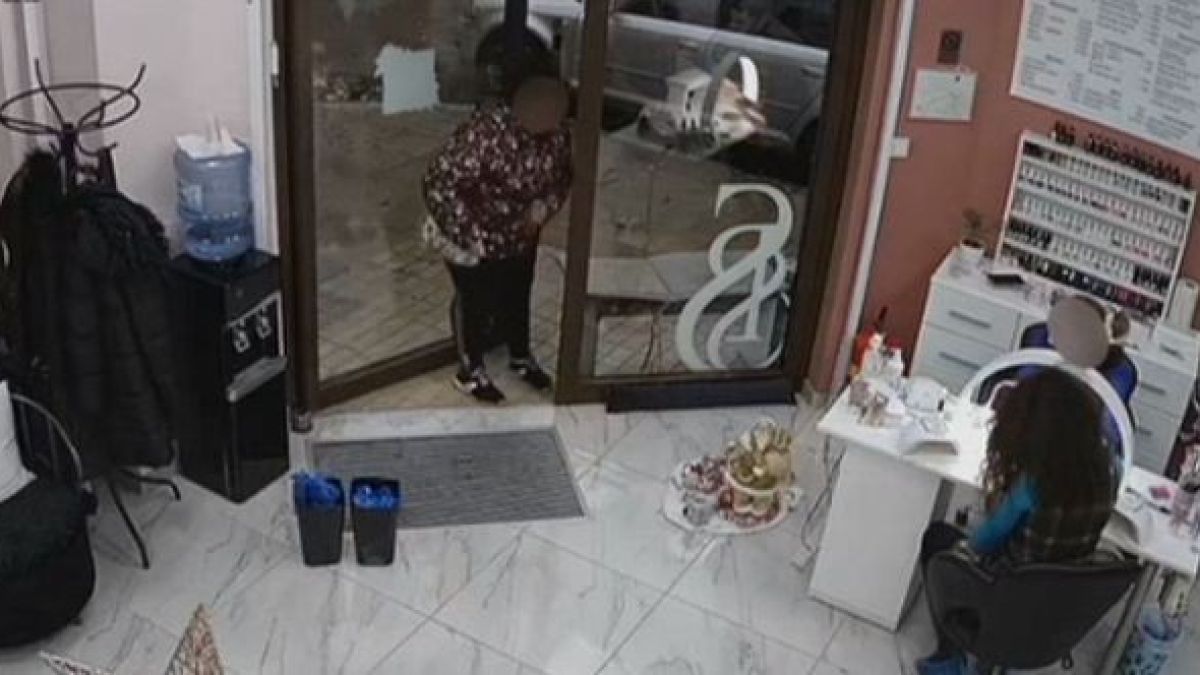 Внимавайте! Мила и любезна жена върши големи поразии 