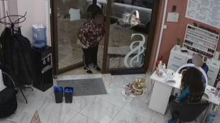 Внимавайте! Мила и любезна жена върши големи поразии 