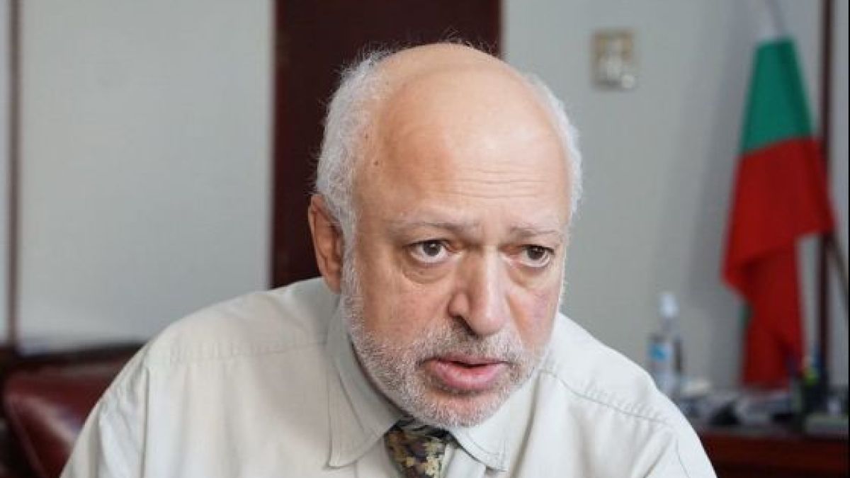 Минеков не отишъл на честването на Стефан Данаилов, уплашил се от...