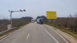 Тираджия към колега: Благодаря, че не ме блъсна челно ВИДЕО