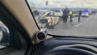 Първо в БЛИЦ! Зверско меле затвори Околовръстното в София