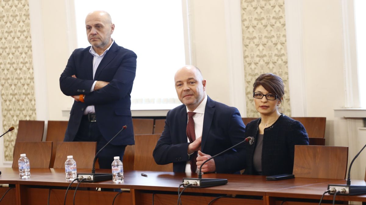 Атанасова разкри месила ли се е в избора на министри в кабинета "Габровски"