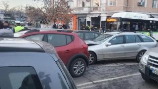 Извънредно! Страшно верижно меле на пъпа на София, майка и дете са... СНИМКИ 