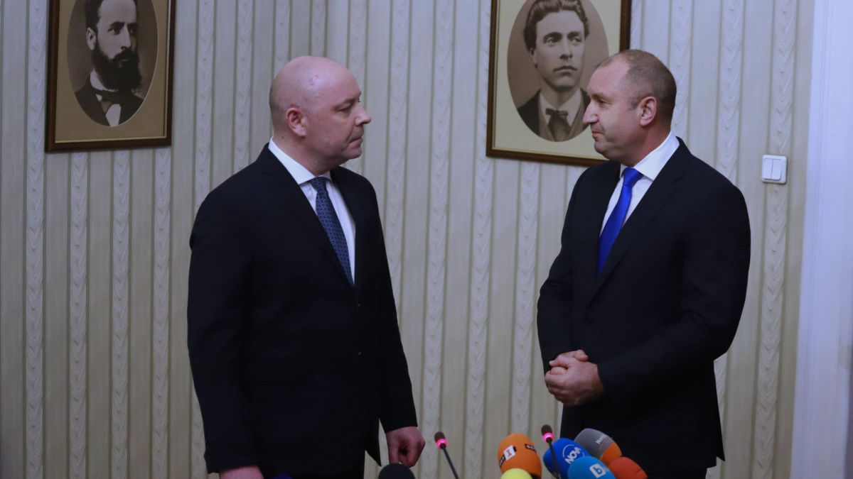 Биков с пас към ДБ и БСП, завърза интрига за кабинет "Габровски"