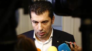 Без прецедент: Политолог посочи чутовната глупост на Петков