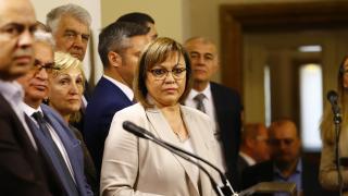Нинова каза твърдо "не" на кабинет с първия мандат след изненадващи думи на стратег на президента