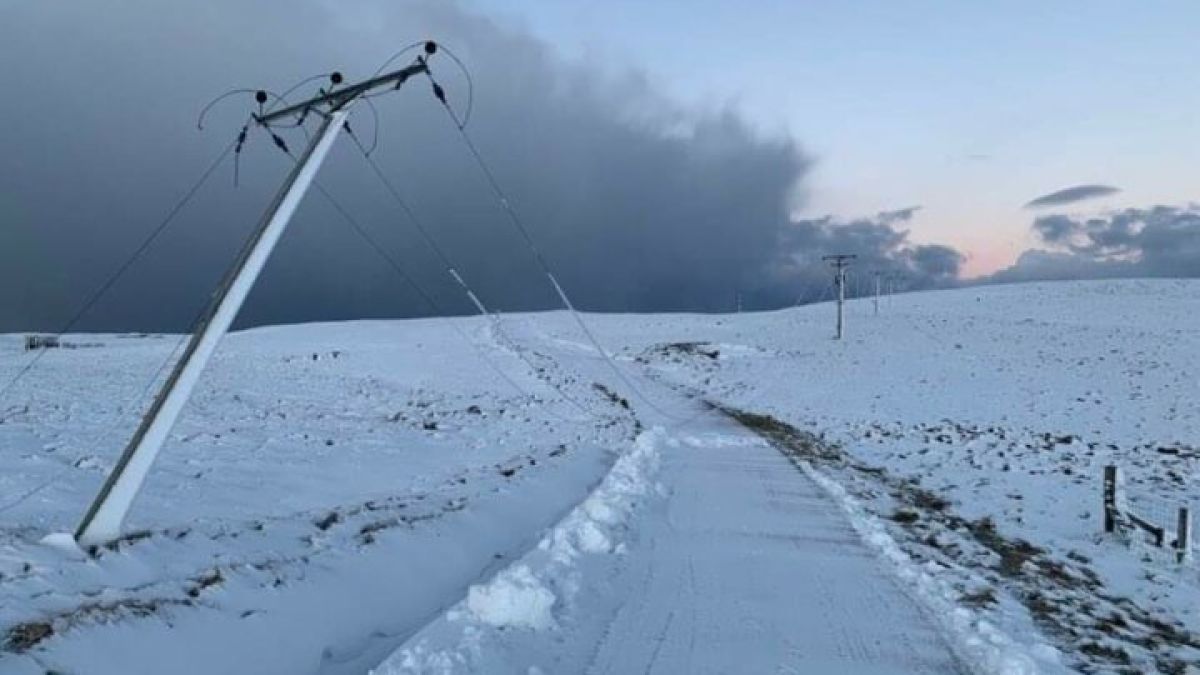 Извънредно положение и смърт на екстремни острови, където живеят българи СНИМКИ
