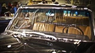 Продава се уникалната лимузина ЗИЛ-114 на маршал на Съветския съюз СНИМКИ